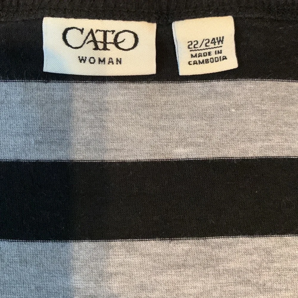 Cato woman Black and gray stripe shirt size 22/24W - Picture 3 of 4